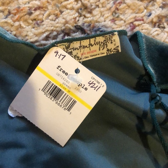 Free people velvet tank in green - Picture 4 of 4